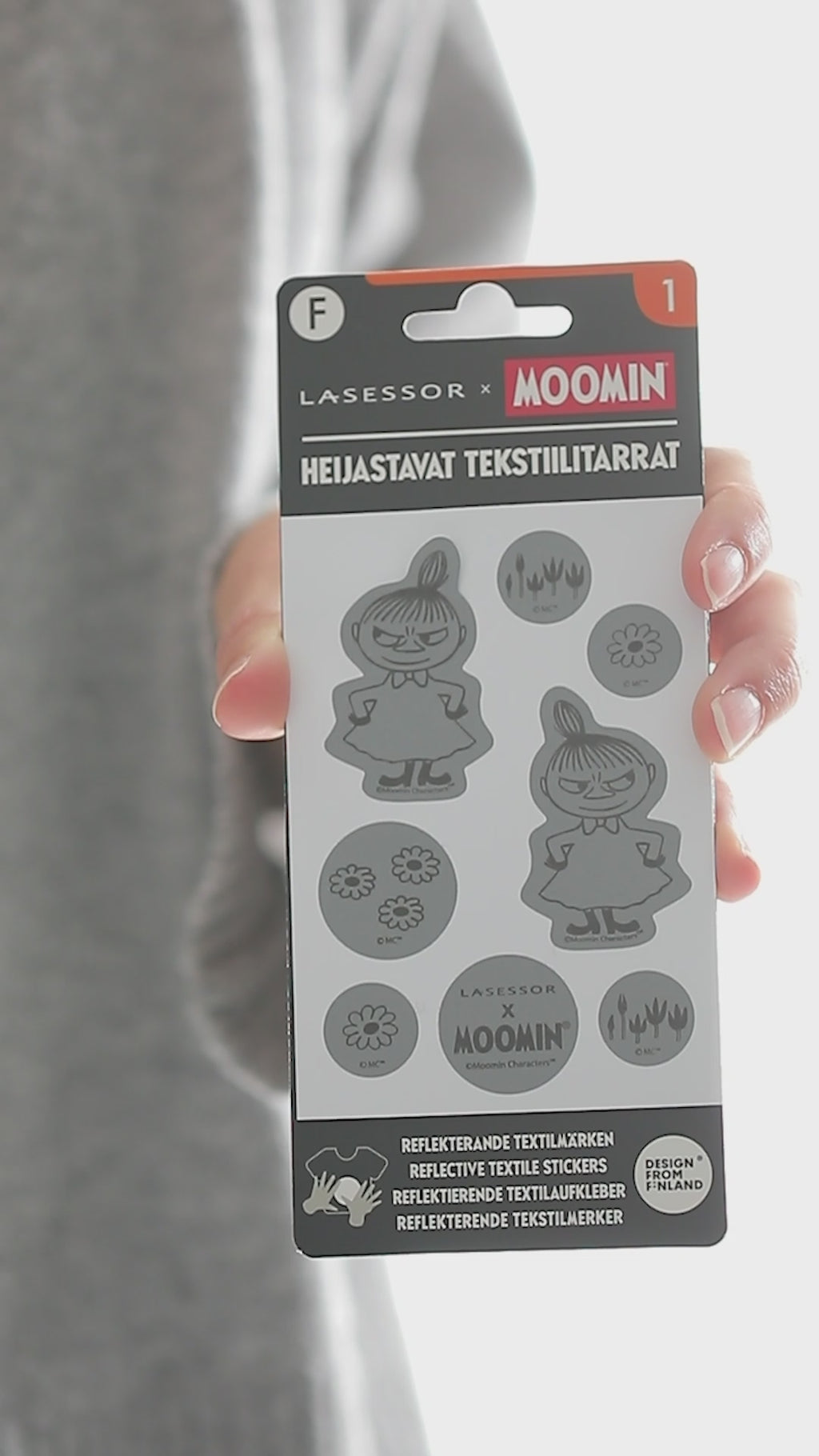 A video showing how the Moomin Textile Stickers work 